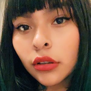 Meet your Posher, Paola